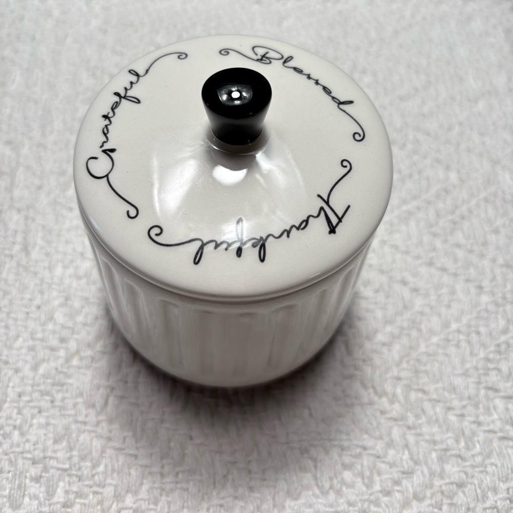Robert Stanley Gratitude Ceramic Jar Canister-“Thankful-Grateful-Blessed” on Lid - Picture 2 of 5